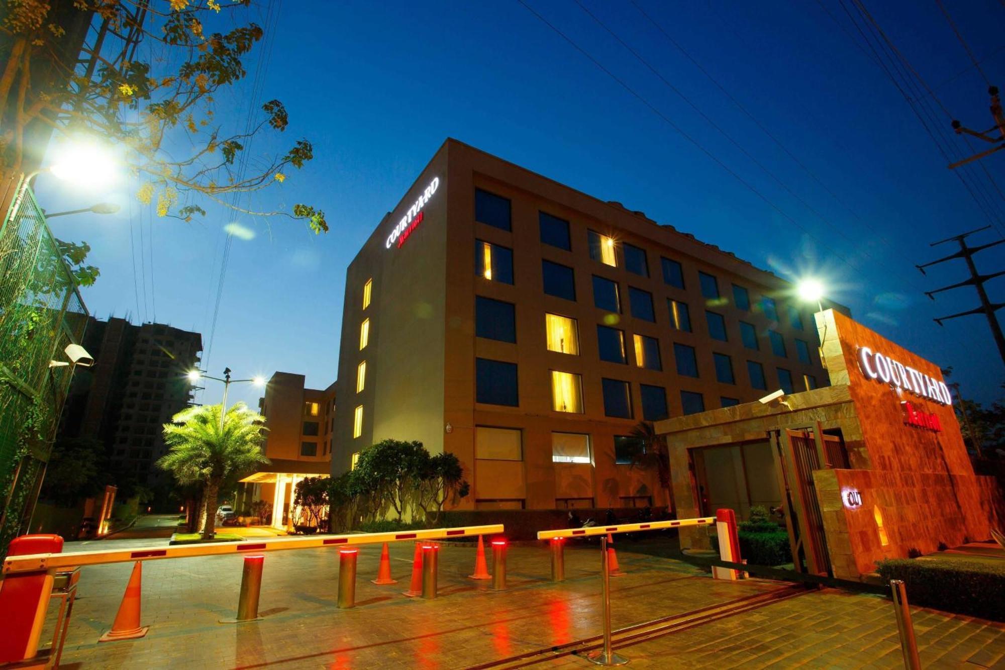 Hotel Courtyard By Marriott Agra Agra  Zewnętrze zdjęcie